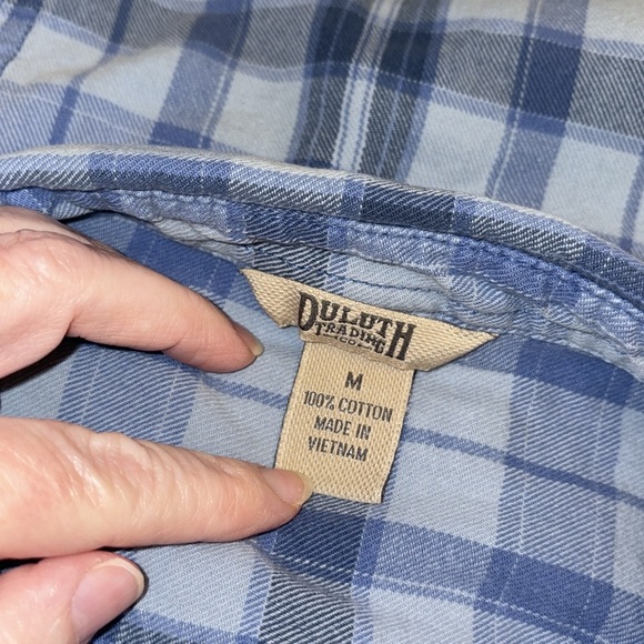 Duluth Trading Free Swingin’ Flannel button down shirt long sleeves size medium - Picture 7 of 11